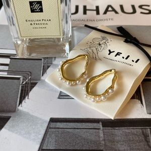 Brand new gold-plated earrings